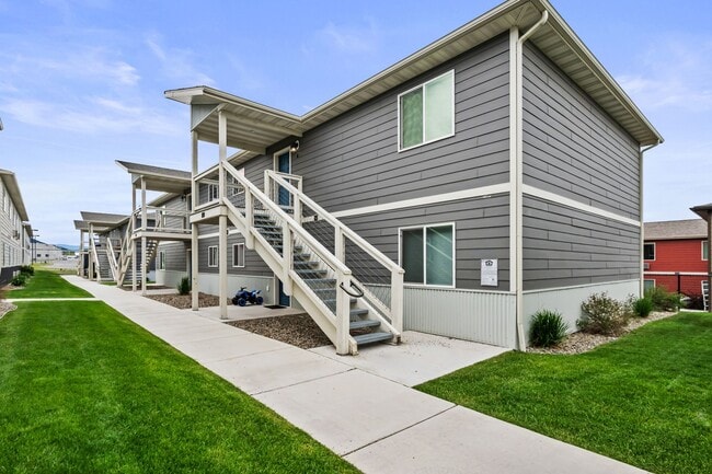 Building Photo - Modern 3 Bed 1.5 Bath Apartment with Open Floor Plan! Unit 831 - 3