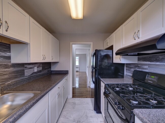 Photo - Riverhill Apartments