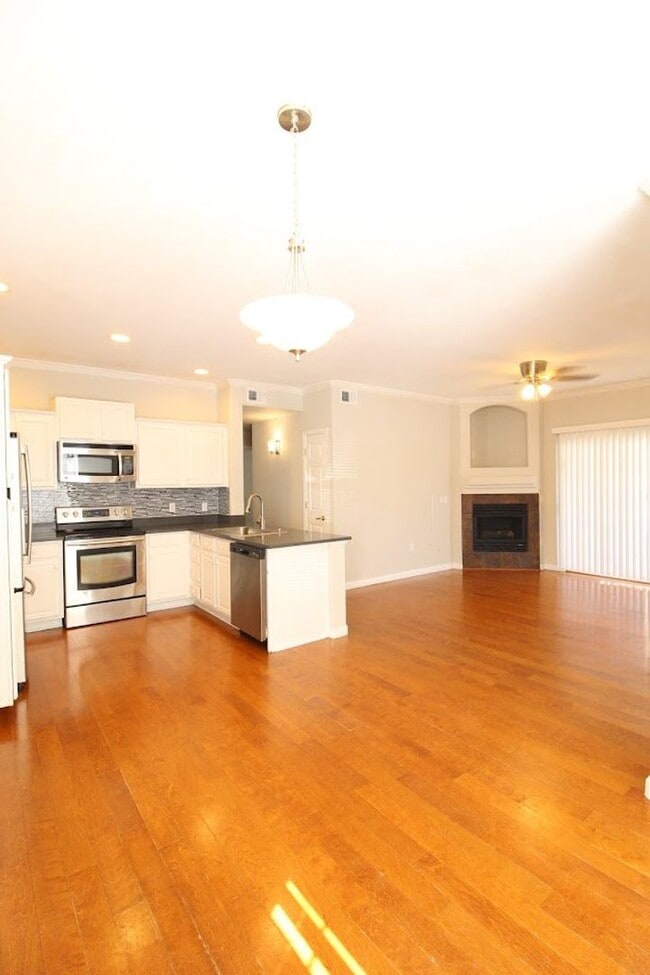 Photo - Long Realty & Property Management - 3 Bedroom Condo in Gated Community with Amenities