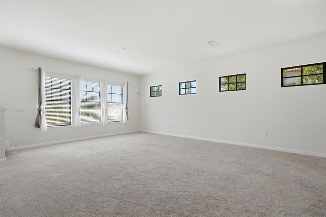 Photo - 645 Market St