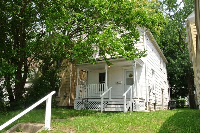 Building Photo - 849 Grant St Rental