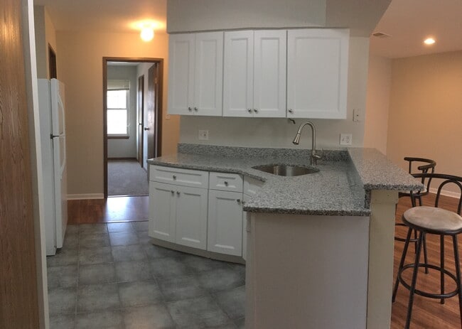 Building Photo - 1374 E Wyndham Cir Unit 202