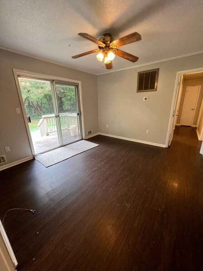 Photo - Brentwood Home close to UGAs Vet School