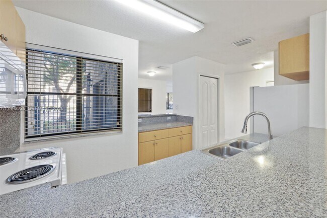 Photo - 22721 SW 88th Pl Unidad 10-19