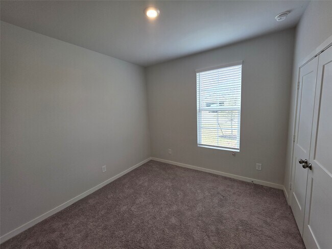 Photo - 25049 Pomegranate Pl