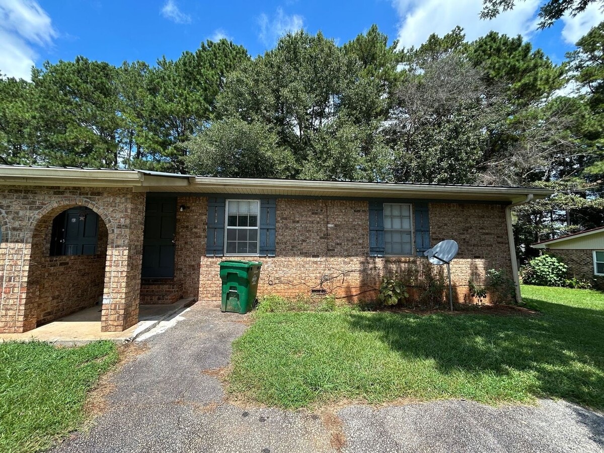 Perfectly Located Carrollton City Duplex! - Perfectly Located Carrollton City Duplex! House