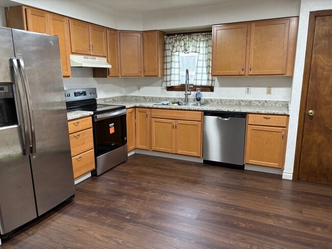 Building Photo - 1180 Golden Dawn Cir Unit 2