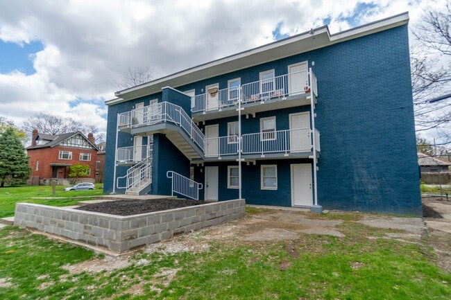 Photo - 331 Kendall Pl Unit B