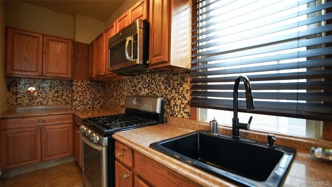 Photo - 1718 Melville St