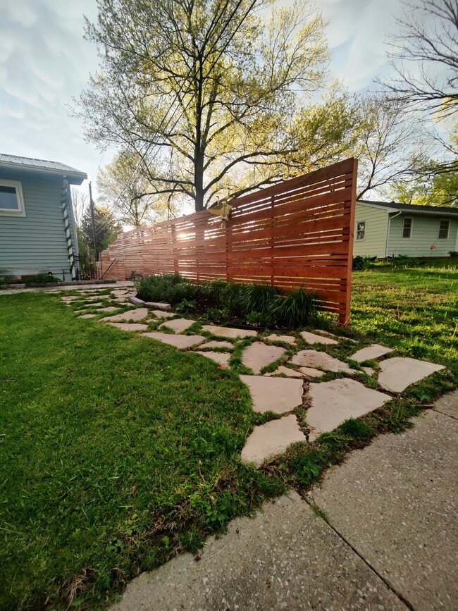 Private walkway - 2913 Clover St Unit B
