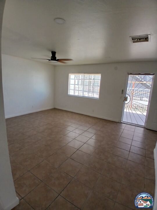 Photo - 162 W Alamo St Unit Apt C