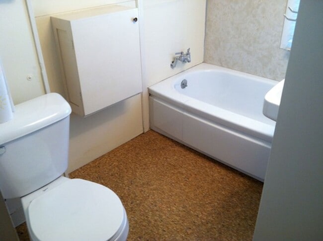 Photo - 2500 Fuller Ave NE Unit Upper