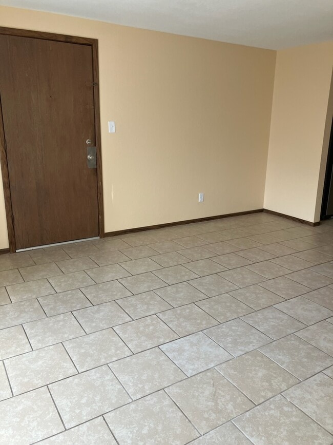 Photo - 370 Villabrook Dr Unit 2