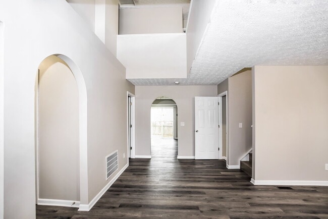 Photo - 5271 Gobel Dr