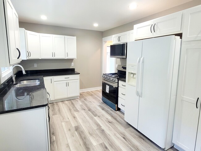 Building Photo - 3052 Burlingame Ave SW Rental