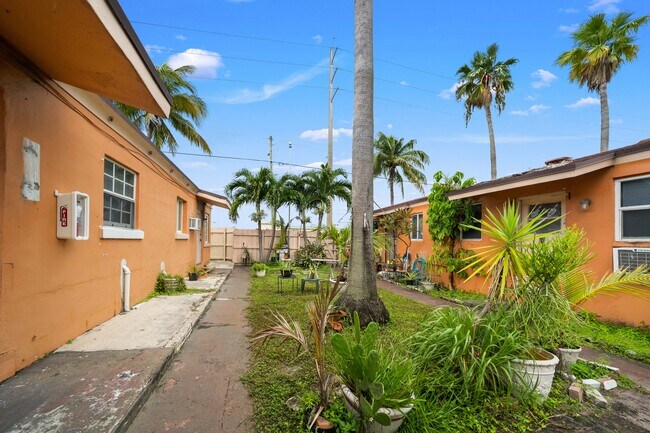 Photo - 403 N 19th Ave