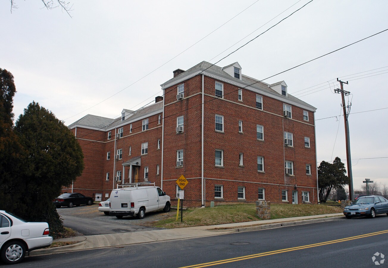 Photo - Boulevard Courts