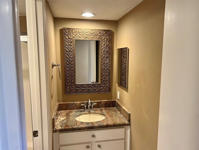 Photo - 1962 Augusta Dr