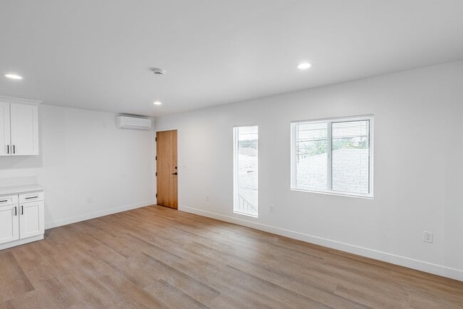 2236 Burnside Ave