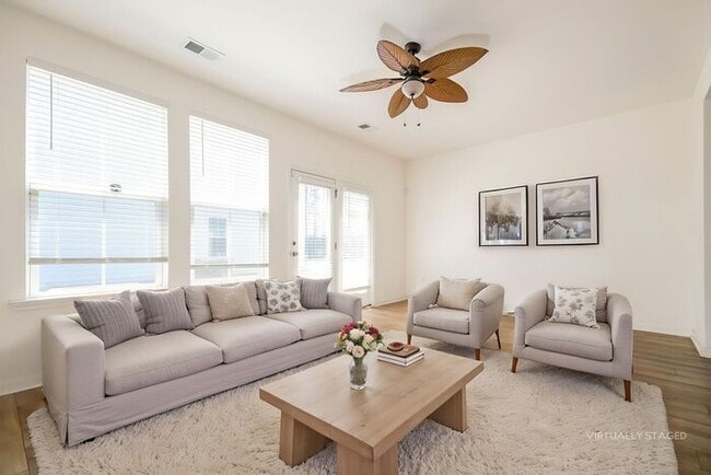 Photo - 3 bed / 2.5 bath ~ Foxbank Plantation