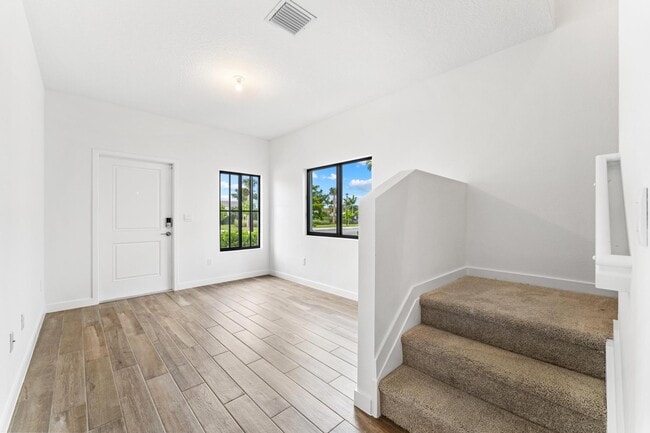 Photo - 5024 Elderberry St