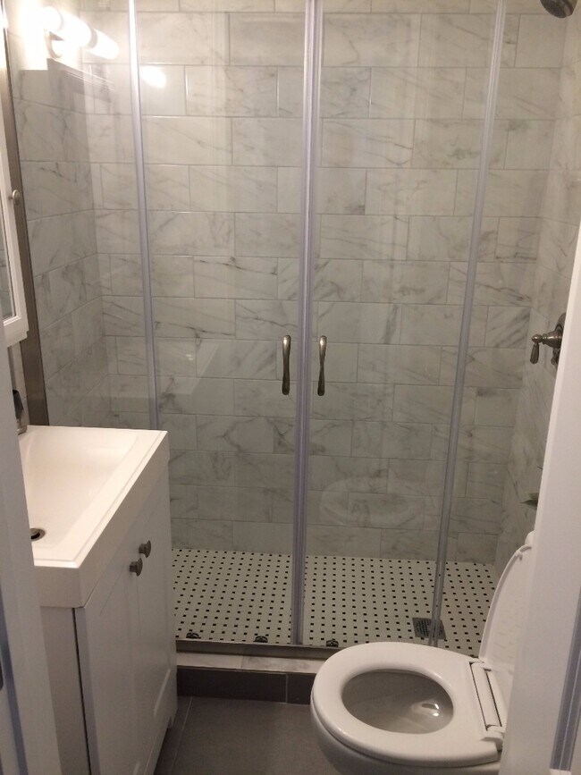 Photo - 52 Clearway St Unit 6