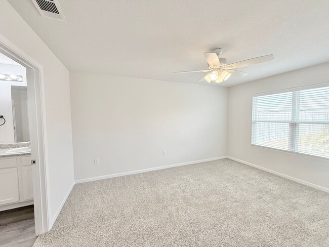 Photo - Spacious 4-Bedroom Home - Woodlands