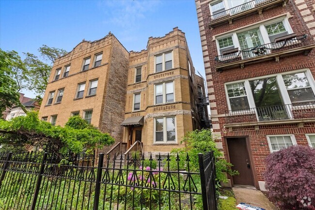 Building Photo - 4607 N Paulina St Rental