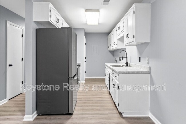 Photo - 1937 High St