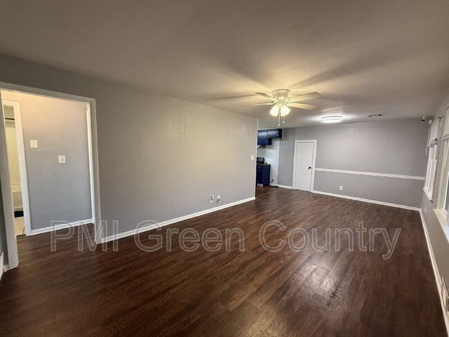 Photo - 9108 E Marshall St