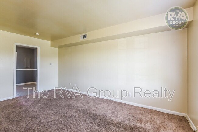 4111 Kinsley Ave