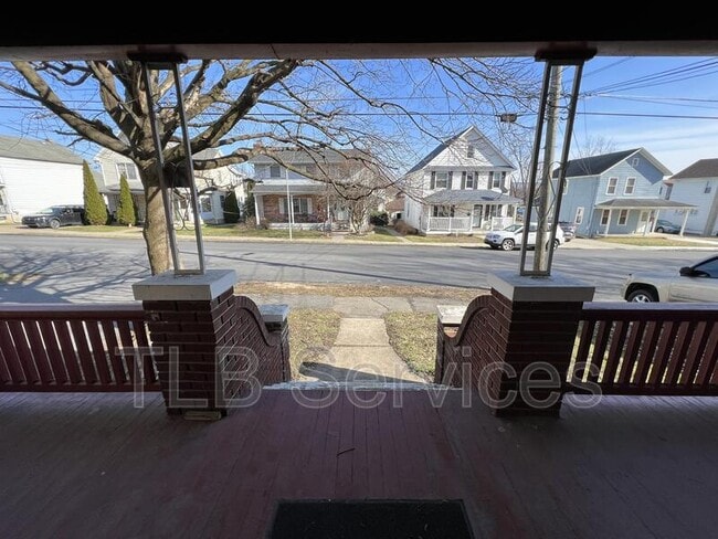 Photo - 221 3rd St