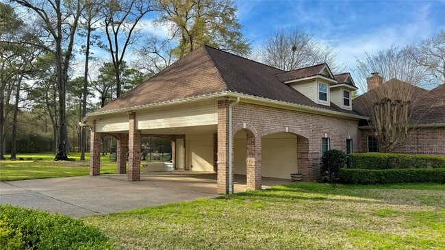 Photo - 15216 Saddlewood Dr