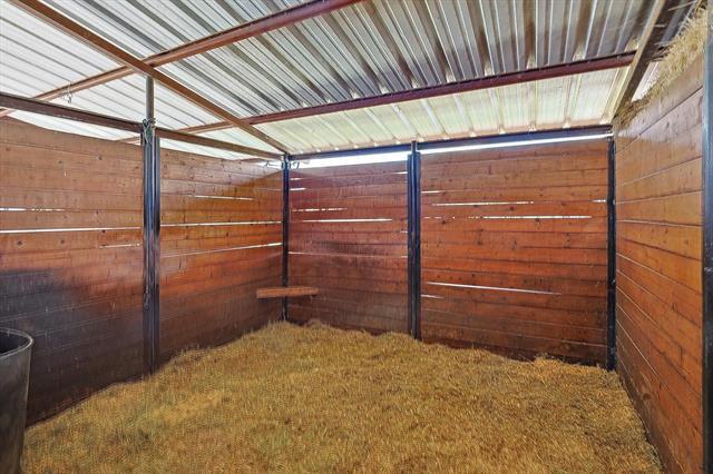 Photo - 5900 Smiley Rd