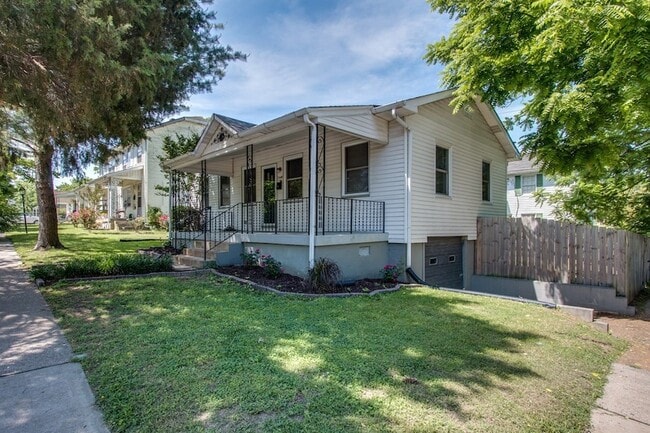 Photo - 1500 Berry St