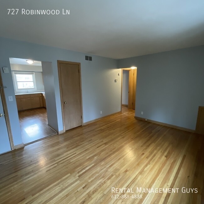 1 Bedroom Triplex in Hopkins! - 1 Bedroom Triplex in Hopkins! Apartamento