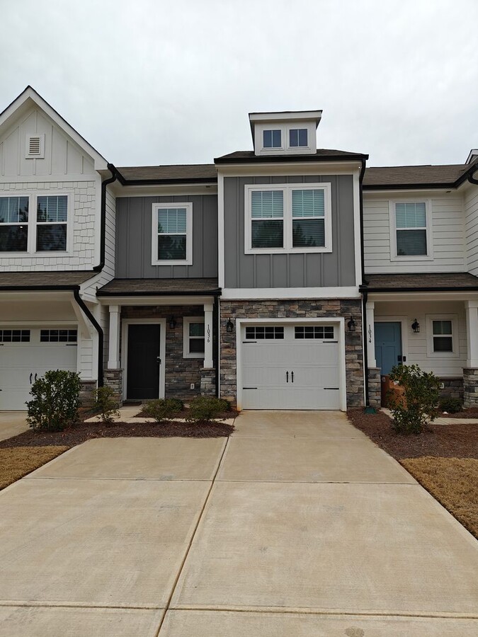 3 Bedroom Townhome Near Lake Wylie - 3 Bedroom Townhome Near Lake Wylie