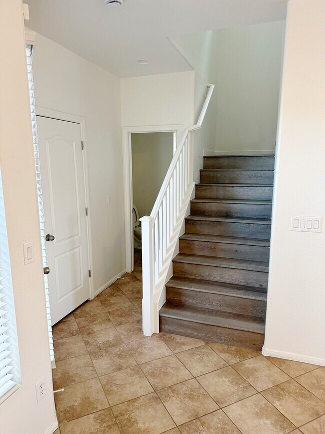 Photo - 1721 Spanish Sky Ave