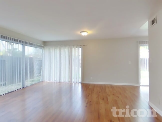 Photo - 378 Acacia St