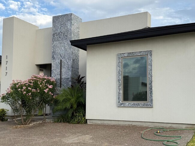 Photo - 1717 Fresnillo Dr