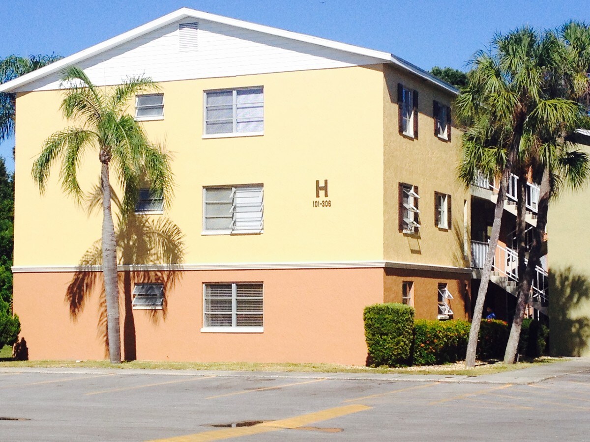 Oasis@belmontparkapts - 4300 18th St W Apartment
