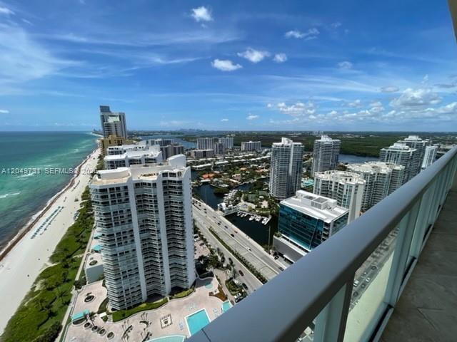 Building Photo - 16699 Collins Ave Unit 3910