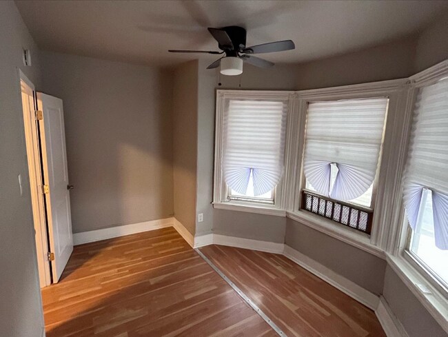 Photo - 5235 Woodland Ave Unit 2F