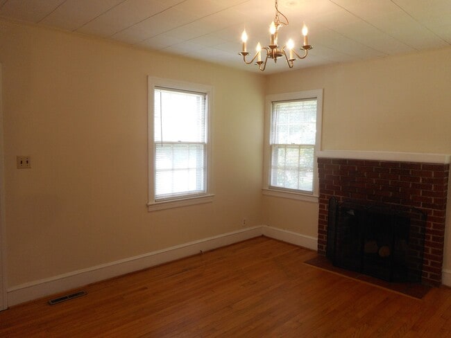 Photo - 2-Bedroom, 2-Bathoom Brick Home ***RENT SP...