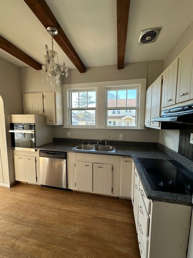 Photo - 1003 Clinton Ave