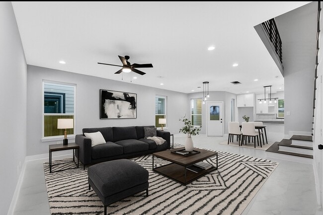 Photo - 8209 Sparta St