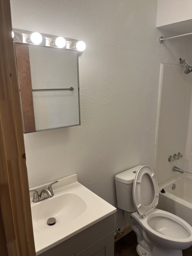 705 Hall St Unit 5