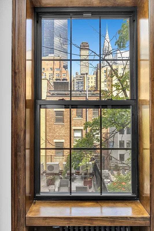 121 E 37th St Unit 3A