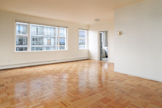 Photo - Crest Royal Apartments