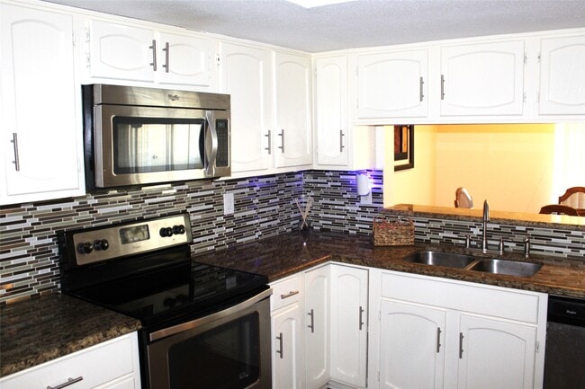 Building Photo - 14555 Wunderlich Dr Unit 3108
